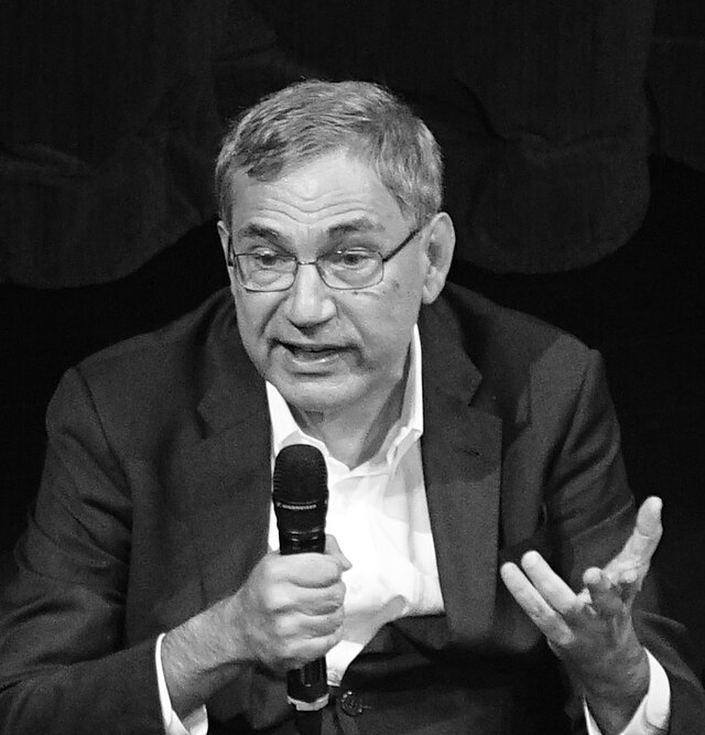 Orhan Pamuk Konuşma Yaparken